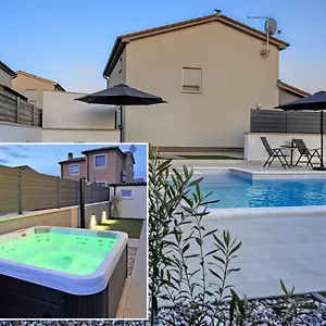 https://casa-tara-three-bedroom-holiday-home.in-istria.net